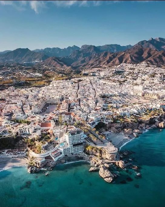 Bajo En Nerja Apartment