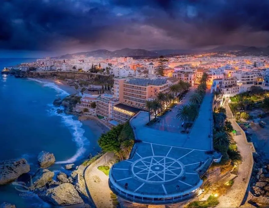 Bajo En Nerja Apartment